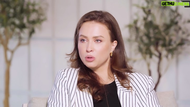 Mariya Efrosinina Instagram - Це перший Екзамен, який я б наполегливо радила дивитися не лише жінкам, а й чоловікам. Якщо деякі з вас подивляться його парами, вам одразу буде, про що поговорити! Я дуже ціную щирість. Сьогодні, коли все оголене, я ціную її як ніколи. Бо людина відкривається, знаючи, що отримає у відповідь різне… Тому я сильно вдячна @vicky_mare перш за все за сміливість, а також за вміння аргументувати свою позицію. Одна з моїх улюблених бесід тепер! Посилання в профілі. Інтерв’ю на каналі #інджой