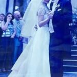 Mariya Efrosinina Instagram - Святкування нашої 20-ої річниці, на яке ми не заслужили.. Бо його не буде.. Двадцять років тому, під час нашого казкового весілля, Тимур прошепотів мені на вухо: «На 20-ту річницю зробимо свято ще крутіше!» В нас вже був і сценарій шаленої пати, і нескінченний лист гостей, які пройшли з нами ці роки, відіграючи в різні періоди важливі ролі для нашої родини.. Ми з Тимуром за ці роки створили нашу оселю в Києві, народили тут двох дітей. Побудували карʼєри, кожна з яких була направлена на розвиток як соціальної так і економічної складової країни!! Він, на третину осетин, на третину грузин… Я -кримчанка … Ми створили нашу Українську родину! Планували будувати будинок та розвивати екосистему своїх бізнесів. І прийшла одна хвора на всю голову мерзенна падла зі своєю армією вбивць, і вирішила в нас все це забрати, як і у мільйонів сімей країни, проголосивши всіх нас на#истами та негідною нацією… Ця залупа забрала в мене спокій за мою родину, спокій за мого чоловіка.. Ця мразота забрала в нас наші плани та сльози щастя, залишивши лише сльози страху та розлук.. Тому сьогодні я хочу сказати всім родинам, які переживають те саме, - бункерний вишкребок та його шобла поплатяться за все. Обов’язково! І ось тоді ми з вами будемо святкувати! Слава нашій Україні! Слава нашим чоловікам-воїнам, нашим жінкам-героїням! Донатимо та наближаємо нашу перемогу! *Пісня @k.a.d.n.a.y
