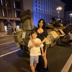 Mariya Efrosinina Instagram - Я раніше не любила неділі за їхню повільність та, як мені здавалося, нудну буденність … В ці десять днів, що вперше за більш ніж рік, ми провели разом усією родиною, мені хотілося лише одного- щоб така неспішна неділя була щодня: балакати, готувати, трохи працювати, щось дивитися, цілуватися, їсти та гуляти.. Головне, щоб тільки разом… Ну, і щоб #йбнрснздхлнх