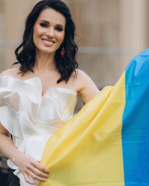 Mariya Efrosinina Instagram - Два кольори, які сьогодні красномовніші за будь-які слова у всьому світи!

З днем Державного Прапору, Українці!

Слава Україні!
Героям Слава!