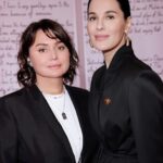 Mariya Efrosinina Instagram - А ви знали, що аж 73% молоді України віком від 14 до 34 років кажуть, що потребують емоційної чи психологічної підтримки? Проте, лише 30% із них звертались по допомогу. А міжнародне дослідження, проведене у 11 країнах на замовлення третього Саміту перших леді та джентльменів, показало: молоді люди 13-24 років уникають говорити про ментальне здоров’я з фахівцями. Вони схильні думати, що це соромно, і може вплинути на їхні стосунки в сім’ї, в школі або на роботі. В рамках виставки Христі Храновської @hrystia «Щоденники війни: непочуті голоси українських дітей» організація UNISEF @unicef_ukraine познайомила всіх присутніх з 6 молодими людьми, які розповіли нам свої історії великої війни: Софія, 17 років Тікала з Маріуполя під обстрілами. Тато загинув. Довірилася психологу, стабілізує свій стан. Даніїл, 18 років Близька йому людина стикнулася з онко діагнозом. Він наполіг на лікуванні, не залишивши її саму, хоча міг піклуватися лише про свою безпеку. Вважає, що ніколи не пізно почати спілкуватися і жити. Любов, 19 років. Пережила жахливий досвід абьюзивних стосунків. Вийшла з них своєю силою волі. Відновлюється з допомогою психологічної допомоги та підтримки коханого у нових здорових стосунках. Поліна, 21 рік Інсульт у підлітковому віці! Не здалася, змогла заняттями змусити своє тіло функціонувати. Зараз багато допомагає іншим. Проводить велику соціальну роботу. Валерія, 19 років Спроба самогубства при наявності серйозного психологічного діагнозу. Стикнулася з ганебною поведінкою та ставленням до себе з боку системи. Вирішила не мовчати та працювати задля змін подібного ставлення до людей з психологічними розладами. Віолетта, 15 років Активістка з…Нової Каховки. Вона та її однодумці не бояться виділятися та розбивати соціальні стереотипи. Язик не повертається називати їх дітьми. Вони не соромляться просити про допомогу, бо знають їй ціну та є дуже сильними. Незважаючи на важкі розповіді, вони вселяють надію та віру, що ми матимемо краще суспільство та сильне прогресивне покоління! Аби тільки у вільній та мирній країні. *Дякуємо та підтримуємо задля цього наші Збройні Сили! Kyiv, Ukraine