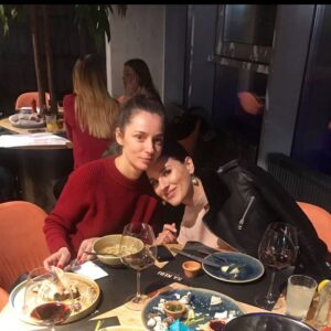 Mariya Efrosinina Instagram - Моя supergirl! 
Наша дружба зародилася раніше, ніж ми зустріли своїх чоловіків та народили своїх дітей!
Наші стосунки вже за межами всіх випробувань та доведень ..
Ти- великий дар долі мені. 
Я дякую їй за це всі ці страшносказатискільки років!
З днем народження моя Льолєчка @olbalaban