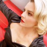 Marjorie de Sousa Instagram - Feliz día del Actor 🎭🎭🎭 que bonito poder cumplir sueños con ellas. 🌟❤️🎭🥰 #teamocarrera #mds vamos a seguir soñando 🥰 me acompañan ???