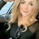 Marjorie de Sousa Instagram - Cómo va tu día??? Por aquí pasando a saludarlos 🥰 🌸💞🥰♾️