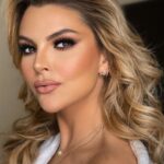 Marjorie de Sousa Instagram - Ame 🥰😍❤️ @jordi_80 @maggiesanchezhair 👊🏻 #makeupartist #hair