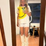 Marjorie de Sousa Instagram - Mientras espero en el camerino 😂🎬🎥🍿hermoso viernes 🥰 recuerda 😁🙌🏻