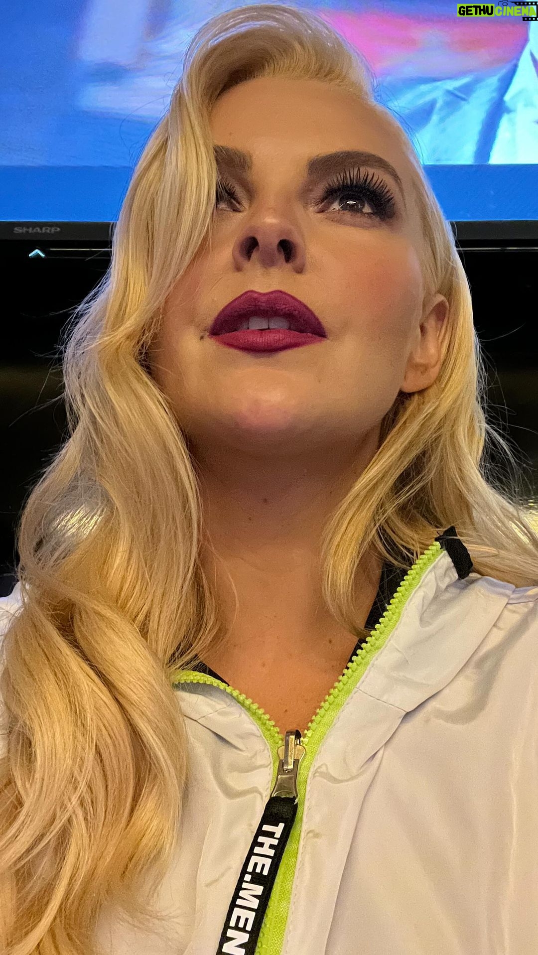 Marjorie de Sousa Instagram - Para ti: 🙌🏻🥰 todo son momentos, lo que hoy te duele 🙌🏻🙌🏻mañana será tu fortaleza🙌🏻🙌🏻 nunca dejes de creer en ti y sobre todo en Dios🙏🏻🥰 #losiento #perdóname #teamo #gracias ♾️♾️♾️♾️♾️