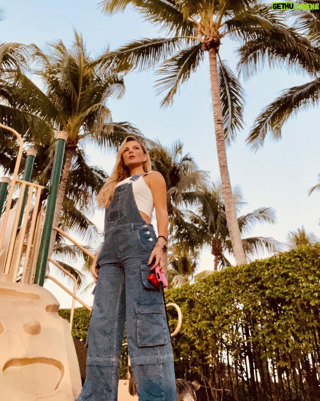 Marjorie de Sousa Instagram - Tardes que enamoran!!! πππ ππβΎοΈπ π@calipsomiami