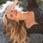 Marjorie de Sousa Instagram - Señoras y señores 😃 AMOOOO DICIEMBRE 😁🥰🎄❄️🎁🎅🏻 @danielalonsofoto @enricobompani @elcamerinosaloon @vane.arellano1 @ronaldoanzuresmx