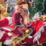 Marjorie de Sousa Instagram - 🎄💕Una probadita de lo que será el video de la canción navideña de @marjodsousa y su bello hijo Matías. #AlRojoVivo estuvo detrás de cámaras y te tenemos el estreno del video EN EXCLUSIVA hoy en horario mundialista 4:30pm/3:30C ❄️ ⛄️