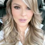 Marjorie de Sousa Instagram – Viernes!!! 🌅🎼🌻☀️☀️☀️