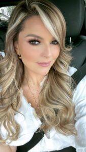 Marjorie de Sousa Instagram - Cambios 🪄🪄🪄 @julianhairstudio
