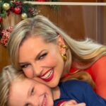 Marjorie de Sousa Instagram - Un regalo de amor y paz 💖🎄🎅🏻 @marjodsousa Ft. #Matías 🎶 ¡Disponible ya en todas las plataformas!