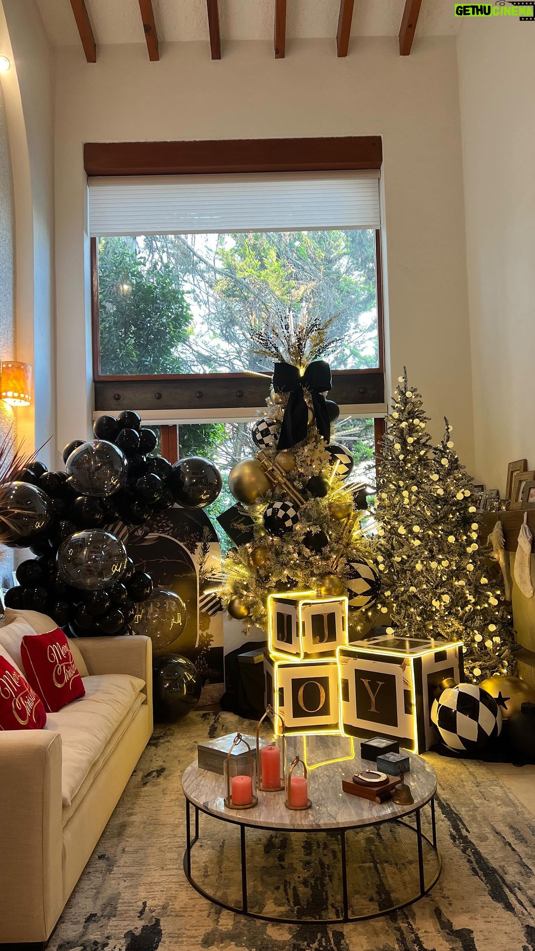 Marjorie de Sousa Instagram - πππ amo la navidad πππgracias @happyworldmexico por regalarnos Magia πͺ πππ₯°π