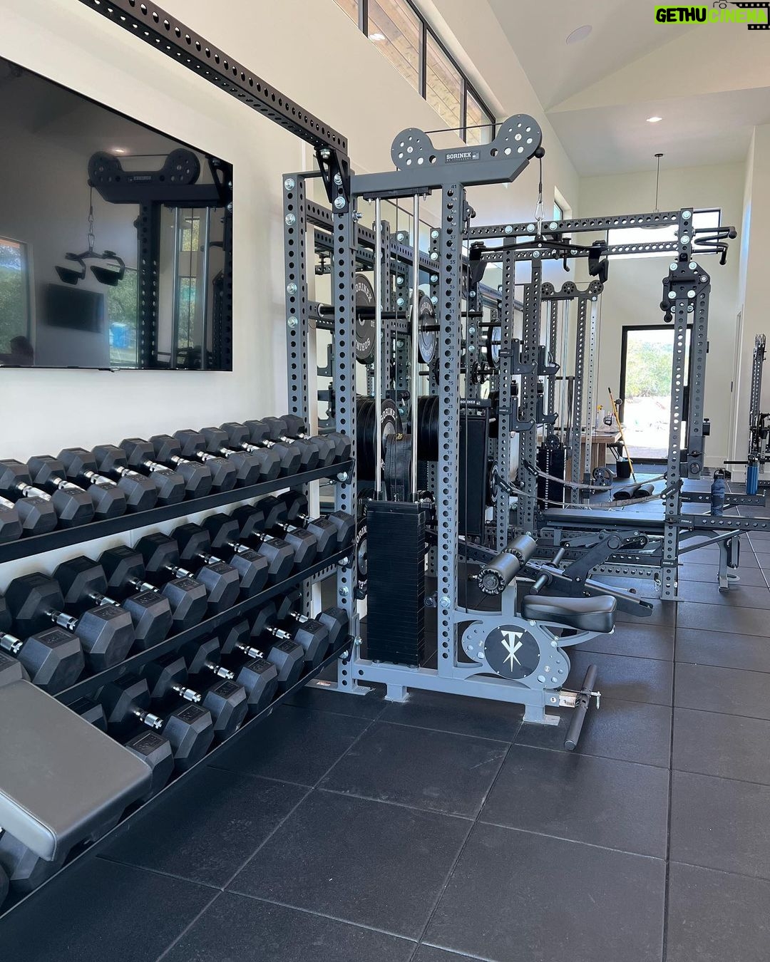 Mark Calaway Instagram - Wow! I can’t thank Bert Sorin and all the great people at @sorinex for outfitting my new gym! Totally blown away by it! #workout #swole #fitness #wwe #squatober Death Valley