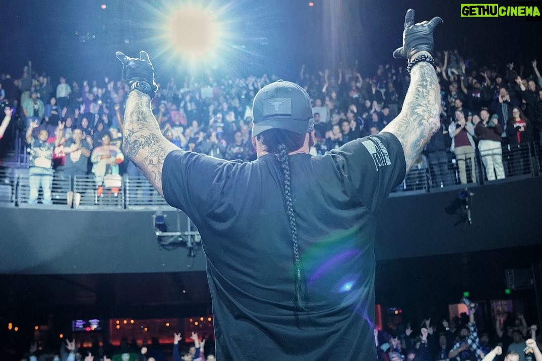 Mark Calaway Instagram - To all the fans who came to the show and to @thenovodtla for hosting, thank you for an incredible night! ⚱️ The Novo DTLA
