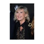 Mark Hamill Instagram - Everything she did was infused with a joyousness that was absolutely contagious. We loved her & she loved us. ❤️🙏👍😍 #RIP_OliviaNewtonJohn