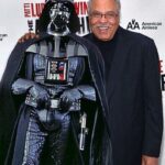 Mark Hamill Instagram - Happy Birthday, Dad. Thank you for a lifetime of superb performances! For James: 🎂… Thank you for a lifetime of superb performances! #HappyBirthday #JamesEarlJones #NationalTreasure #DadVader #MayTheYouKnowWhatBeWithYou