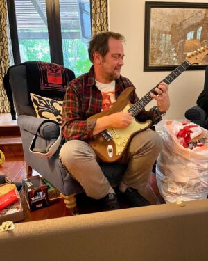 Mark Sheppard Instagram - My amazing wife @slsheppard found the matching @fender Stratocaster to my Irish Roots tele. Made from the ha’penny bridge timber and created by @johncruzcustomguitars during his time @fendercustomshop  I walked that bridge every day, as did my father and his father and his father before him. Thanks to Cole and Robby @huberbreesemusic for making this happen.