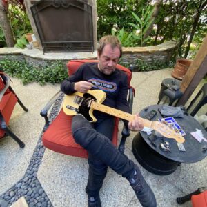 Mark Sheppard Instagram - Thank you @fenderbilly @fender for this beautiful @fendercustomshop 70th Anniversary Broadcaster. Beautiful feel and neck profile!
