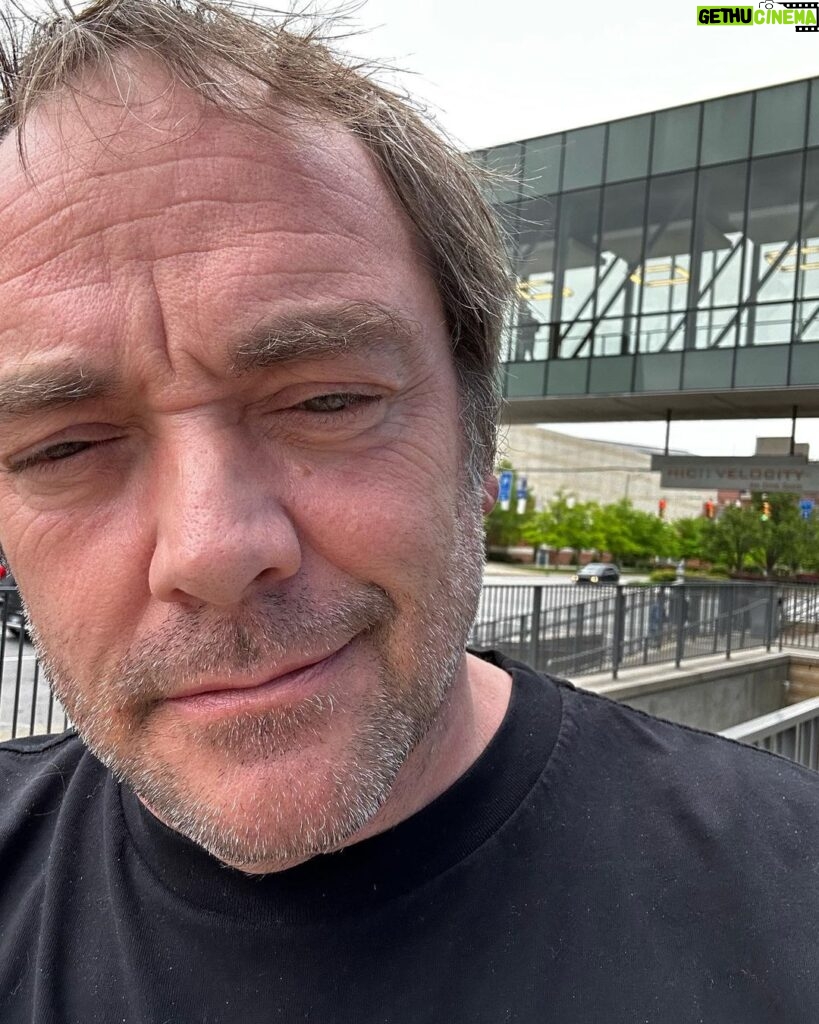 Mark Sheppard Instagram - Thank you to Dan and Dave and their amazing crew and all that came to @indianacomicconvention Next stop @walescomiccon in Telford with my mate @davebmitchell at his first UK convention! #spnfamily