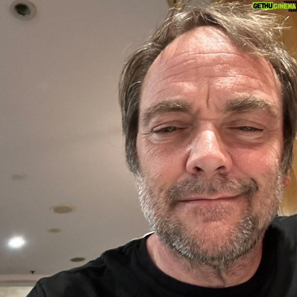 Mark Sheppard Instagram - Let’s try this again. Thank you to everyone who attended @supanovaexpo Gold Coast! See you in Melbourne!!! Now the change bit… Asinine behavior by the ground staff @americanair SYD. 28 hour delay(costing us thousands in expenses) promises of an upgrade to my wife and child (unacceptable communication breakdowns and pathetic customer service AGAIN) only to be ignored for said upgrade by the boarding team AND the supervisor who promised the upgrade on a VIRTUALLY EMPTY PLANE. I spend an insane amount of money proving my loyalty to this airline, only to be let down again and again. You will get our bill. Your customers are your bread and butter.