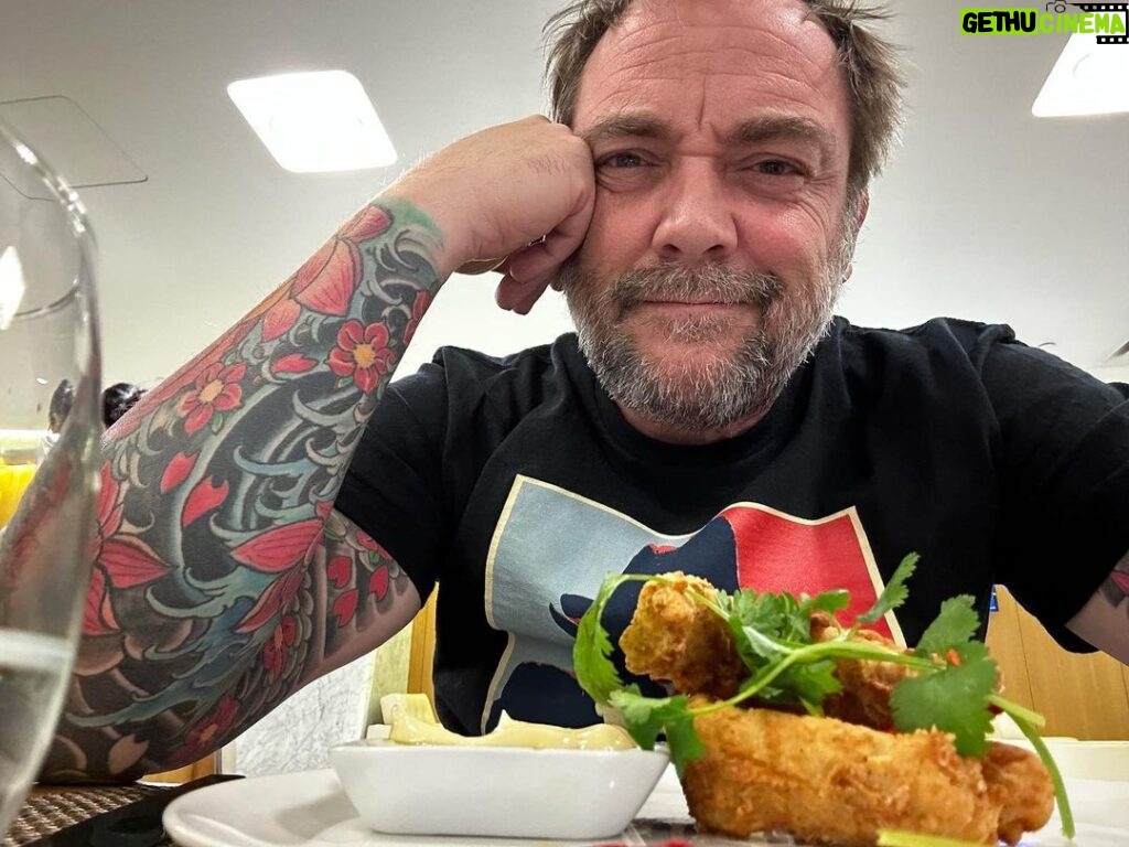 Mark Sheppard Instagram - There’s nothing quite like the @qantas lounge! On my way for @starfuryevents Crossroads 666. Thank you for all the love @creationent ATL this weekend! #spnfamily