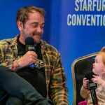 Mark Sheppard Instagram - Surprise visit from @ruthie_connell for @starfuryevents Crossroads5. Good to catch up. #spnfamily