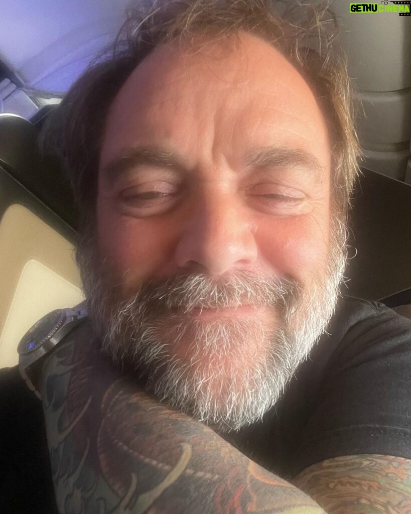 Mark Sheppard Instagram - Last leg of my round-the-world expedition! Thank you @british_airways for your wonderful staff and crew and love to all the #spnfamily that have welcomed me on this epic trip! Xoxox
