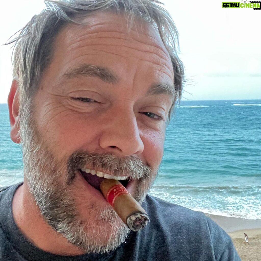 Mark Sheppard Instagram - Thank you to Ricky, Mikey, Elvin and all @prcomiccon for a fantastic time! Beautiful country, beautiful people, amazing fans. Love to you all! Xoxox #spnfamily San Juan, Puerto Rico