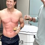 Mark Wahlberg Instagram – 4 am club🥶 @municipal secret sauce @freereincoffeecompany 😎💯📈 #MunicipalPartner @drchristophervincent