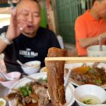 Mark Wiens Instagram - Bangkok’s best braised goose! With @itan @pongtap_lunlaman @baanpukaidong #Bangkok #Thailand 📍อุไร ห่านพะโล้ Urai Han Paloe อุไร ห่านพะโล้ ทรงวาด