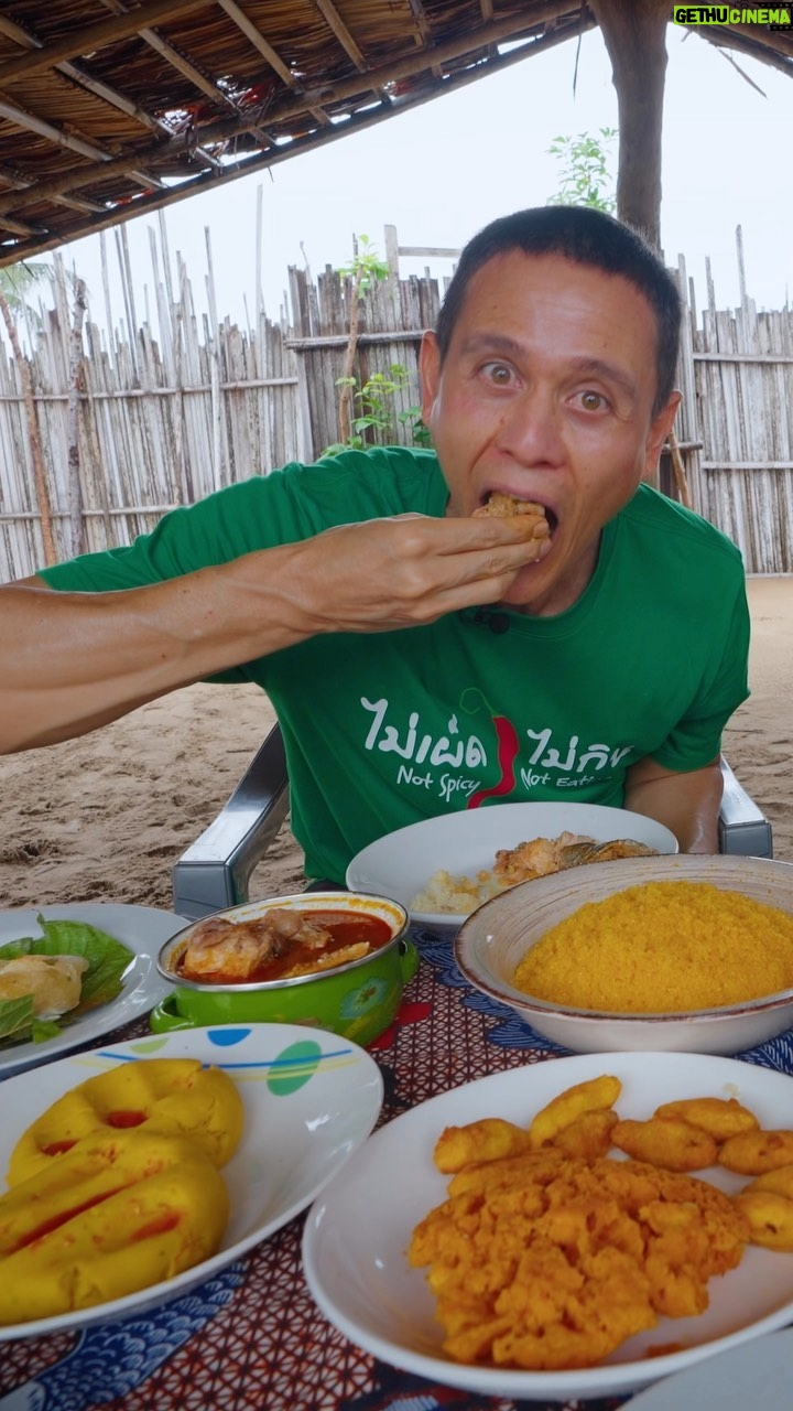 Mark Wiens Instagram - We traveled to Grand-Lahou, a peninsula in the Atlantic where to Avikam tribe prepares African catfish stew boiled for 2 days! @bellecotedivoire #IvoryCoast #Africa