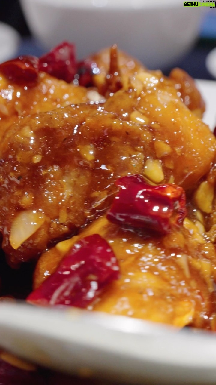Mark Wiens Instagram - Eating the original General Tso’s Chicken - invented in Taiwan by Chef Peng Chang-kuei. It’s so good!! #generaltsochicken #Taiwan 📍Peng’s Gourmet & Banquet