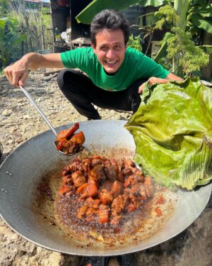 Mark Wiens Instagram - CEBU, PHILIPPINES 🇵🇭 Incredible food trip! Full videos are coming soon (in a couple of weeks, stay tuned). Thank you for all of your support and hospitality, and huge thank you to @kalamicebu @bhenandyuri @stanlyonmedia Can’t wait to share all the food with you! #Cebu #Philippines #FilipinoFood