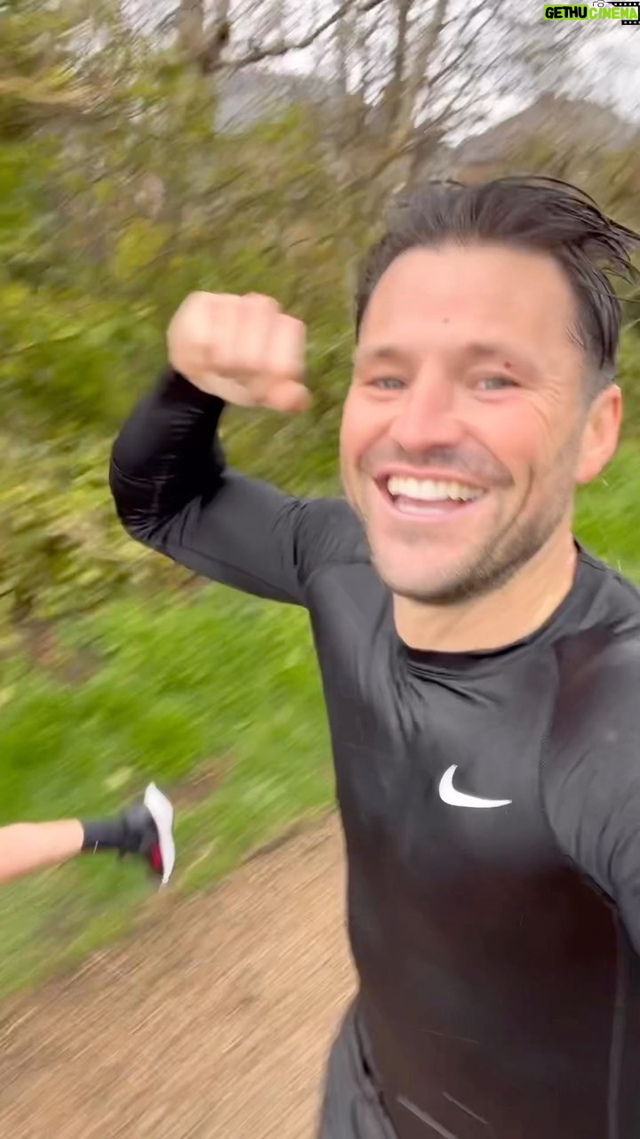 Mark Wright Instagram - MY JOURNEY TO THE MARATHON. Come wind rain or shine, we get out and get it done 💪🏻 T-1 DAY!! Anyone who’s trained for a marathon knows how hard it is - training while everyone else is doing something fun or chilling out. Training when you often really don’t want to, fitting it in around your job and family but in the end you always feel incredible getting it done & tomorrow it’ll all be worth it. I’m equally nervous and excited but most of all can’t wait for the atmosphere and to be running it with the bro @joshwright4444 & knowing somewhere out there on the track (behind us 😂) my mum and dad will be doing there all to get it done too. Proud to be running as part of @flora’s Making Healthy Switches campaign. All about inspiring people to make switches to their own lives to be healthier and happier. And last of all… so proud of my mum and dad. Pushing themselves out of their comfort zone and I really hope that they show people if they can do it, you can too! 🖤 #MakingHealthySwitches #ad