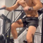Mark Wright Instagram - Working hard, the lead up to Christmas 💪 getting a head start on the me that might normally say “il start in the new year” if that’s you, join me now, let’s go!! @_livewright_ Big Sunday work out with @jameskenzie_ @metabolicldn