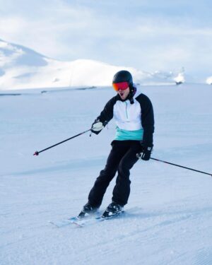 Mark Wright Instagram - Wow what a Birthday week that was!! I might be feeling older 🙈 but certainly still having fun ⛷️ Nothing beats being on the mountains with my nearest and dearest!! Can’t wait for the next one!! Thanks to @crystalholidays for making it so special!! ❄️ 💙