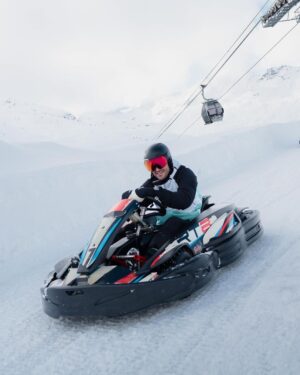 Mark Wright Instagram - Wow what a Birthday week that was!! I might be feeling older 🙈 but certainly still having fun ⛷️ Nothing beats being on the mountains with my nearest and dearest!! Can’t wait for the next one!! Thanks to @crystalholidays for making it so special!! ❄️ 💙