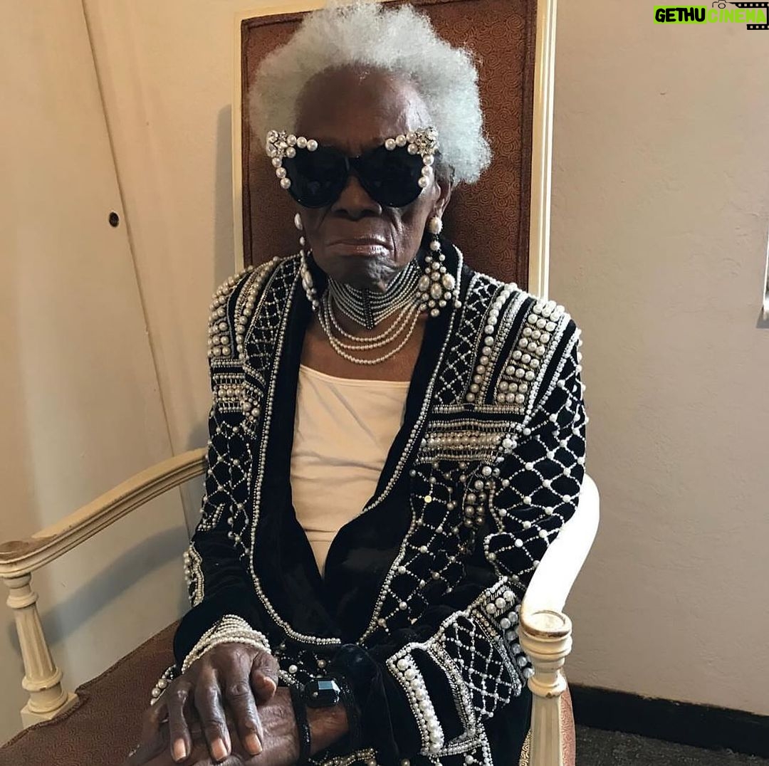 Marlo Hampton Instagram - Wishing the truest Aquarius Diva my foster grandmom (who was my everything) the happiest of Heavinly birthday’s! 😘😘🥳🥳 I miss you so much and appreciate all the love & prayers that you still send me from heaven to this day🙏🏽🙏🏽!!