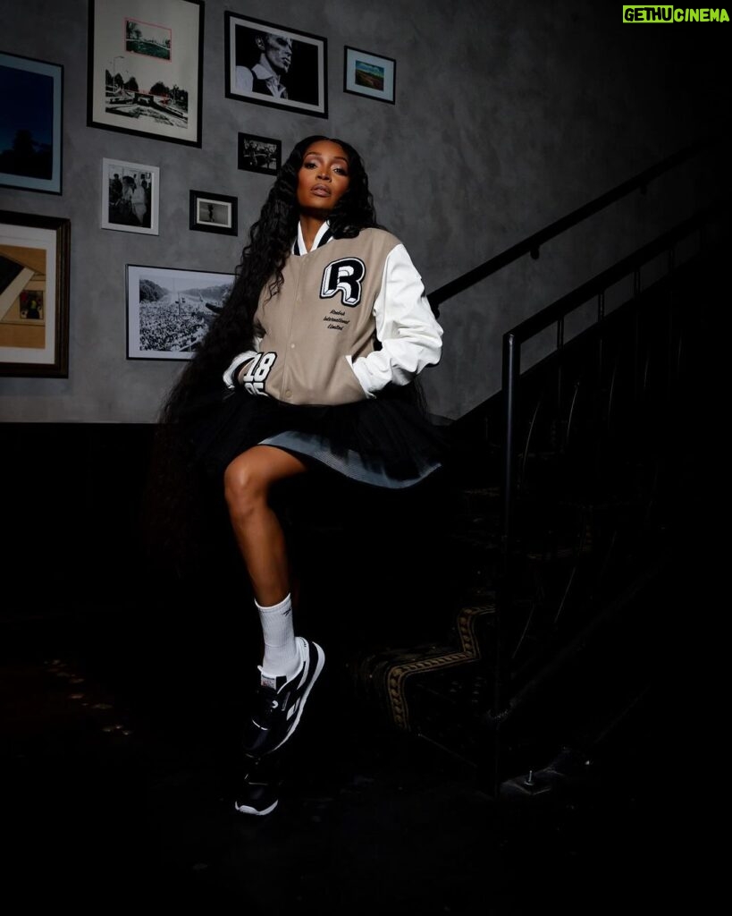 Marlo Hampton Instagram - I searched Google and I couldn’t find any competition. Reebok Classic Nylon #ReebokPartner #ad @reebok Creative Director: @jus10__perry Photographer: @princedaphotographer MUA: @tlcdivo Hair: Install @tia.did.it styling @ameirthelife provided by @kendrasboutique