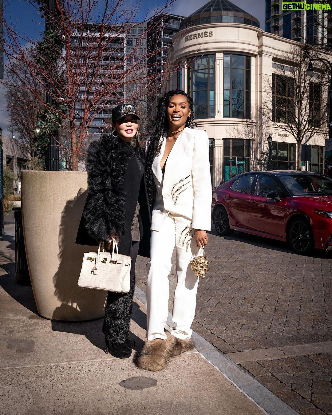 Marlo Hampton Instagram - Walking into 2024 with good vibes only. We had an amazing time yesterday with the “hostess with the mostest” @palletsu 🎊what was meant to be a quick fashionable brunch 🍴turned into a day full of laughter with @theclotheshorsewhisperer and @getlikebritt 💃🏾🍹🤪