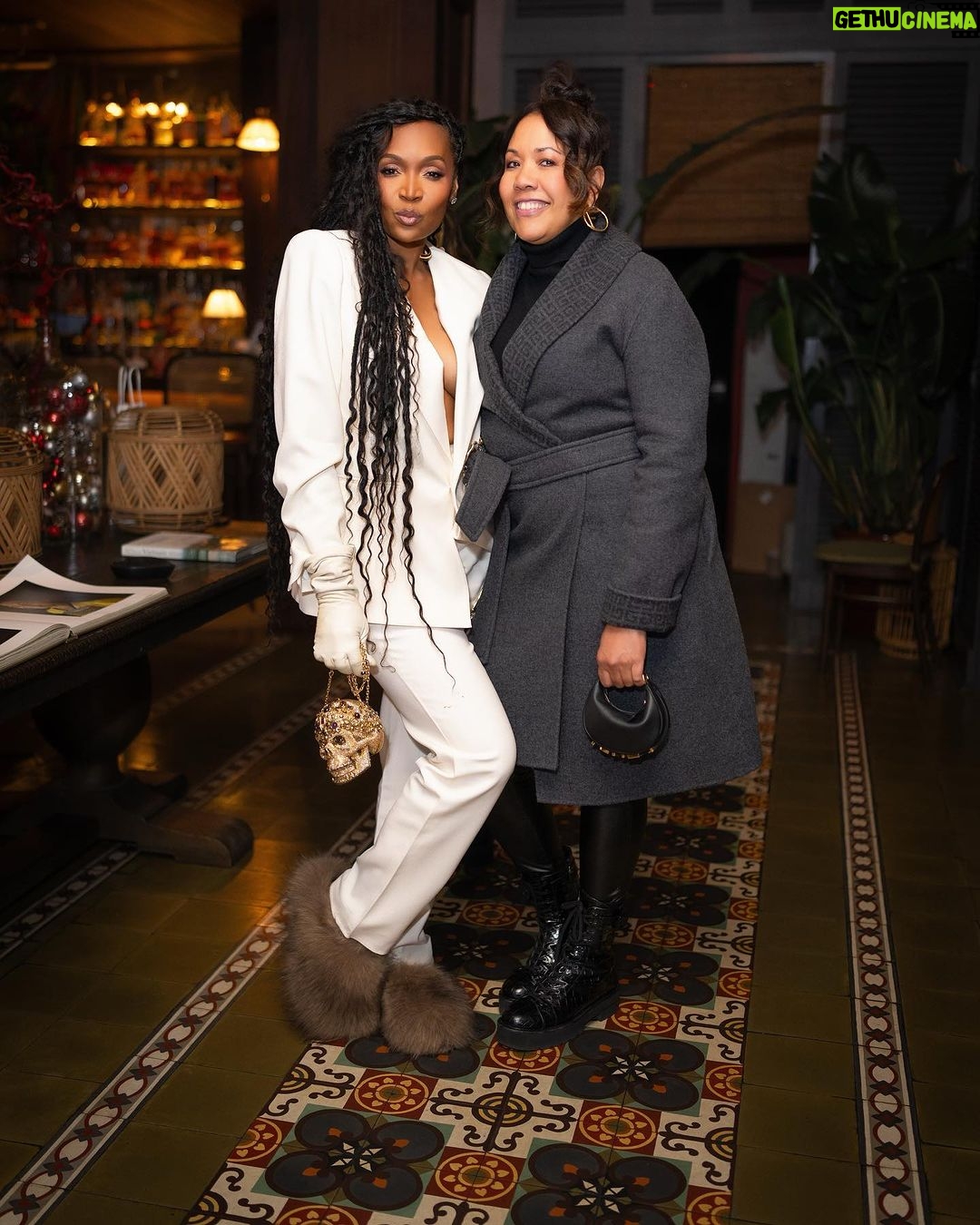 Marlo Hampton Instagram - Walking into 2024 with good vibes only. We had an amazing time yesterday with the “hostess with the mostest” @palletsu 🎊what was meant to be a quick fashionable brunch 🍴turned into a day full of laughter with @theclotheshorsewhisperer and @getlikebritt 💃🏾🍹🤪