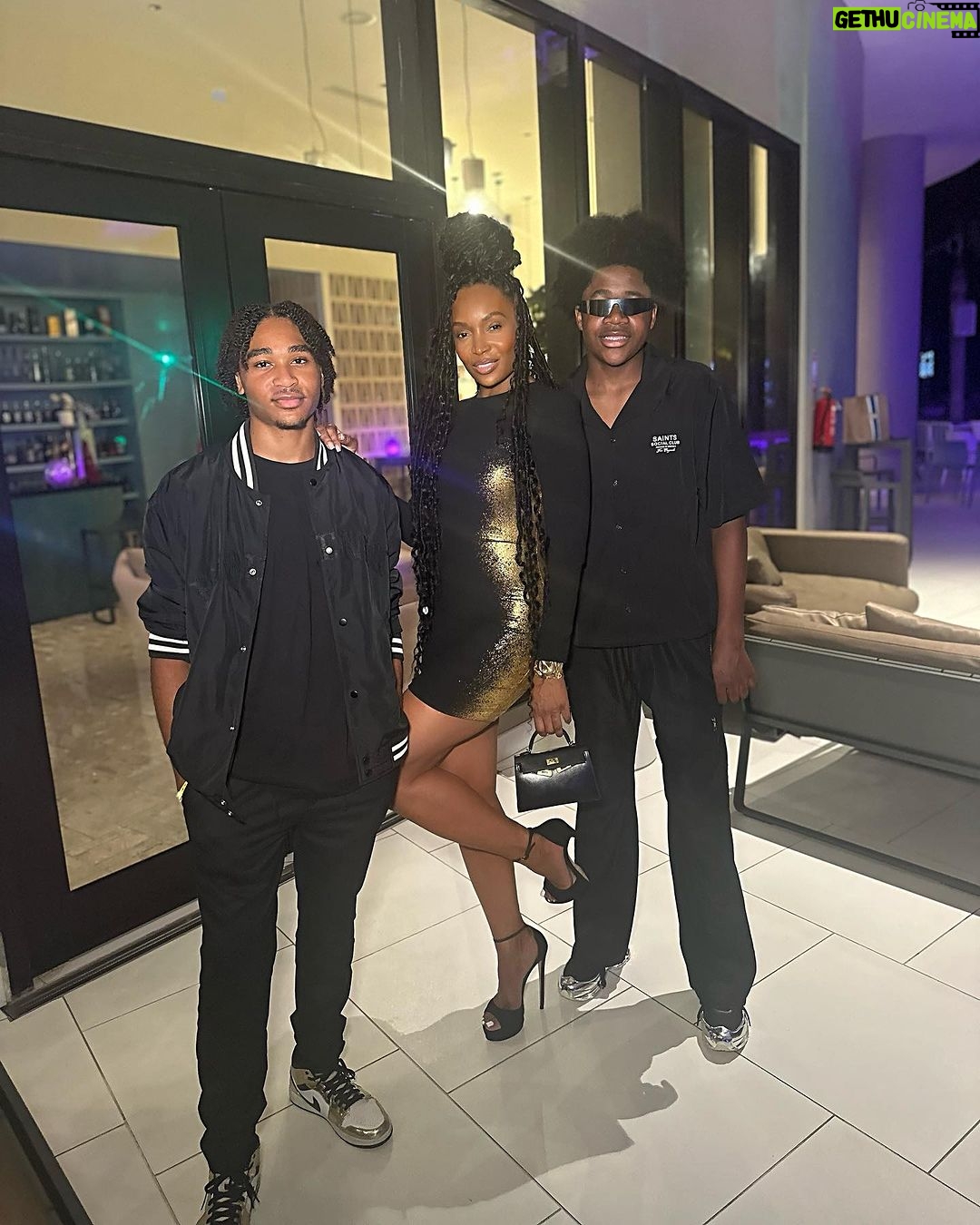 Marlo Hampton Instagram - My life, my rules. Living it to the fullest. Dinner 🍽️ and a show 🎪with the family at @clubmedmichesplayaesmeralda - the theme was Black ▪️with a touch of Silver 🪙or Gold 🌟 @clubmed — William danced all night 🕺🏾it warmed my heart to see him enjoy himself so much!!! #clubmed #clubmedmichesplayaesmeralda #thatslespritlibre #clubmedmiches Club Med Michès Playa Esmeralda