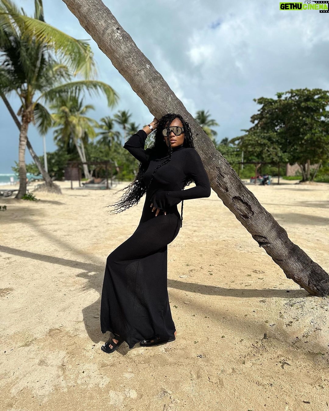 Marlo Hampton Instagram - Off the grid, be back never 📍Paradise Dress @houseofcb Dominican Republic