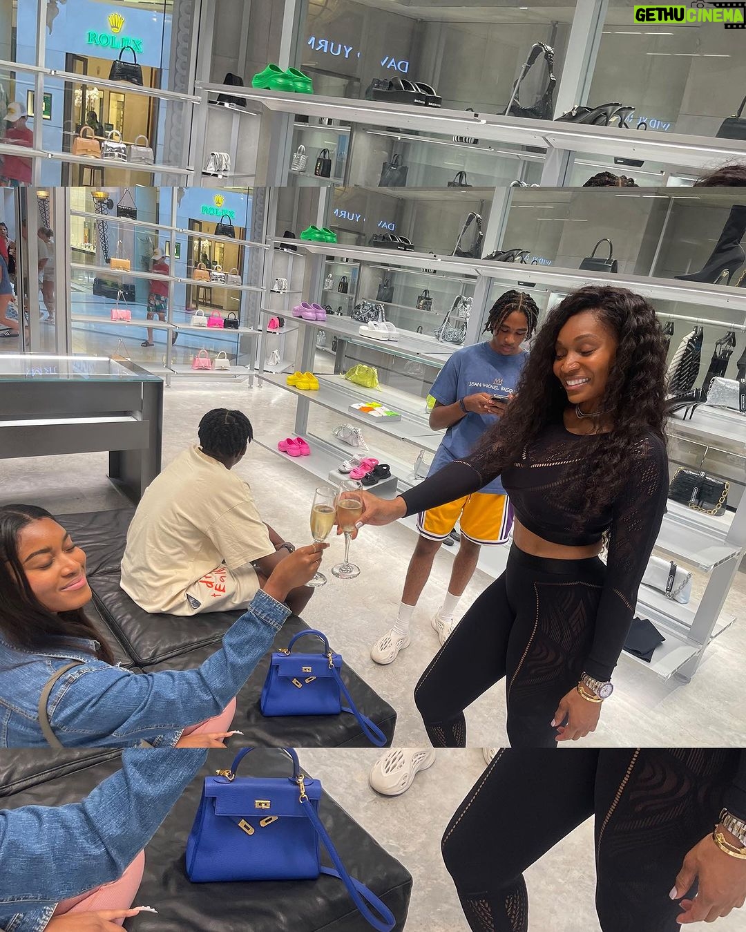 Marlo Hampton Instagram - Screaming Happy Birthday to my pain in the butt assistantπ€£ @sadity.kay love you baby girl. Have it your way today and I already know all weekend long!! πππππβοΈβοΈβοΈ stay focused on your goals.