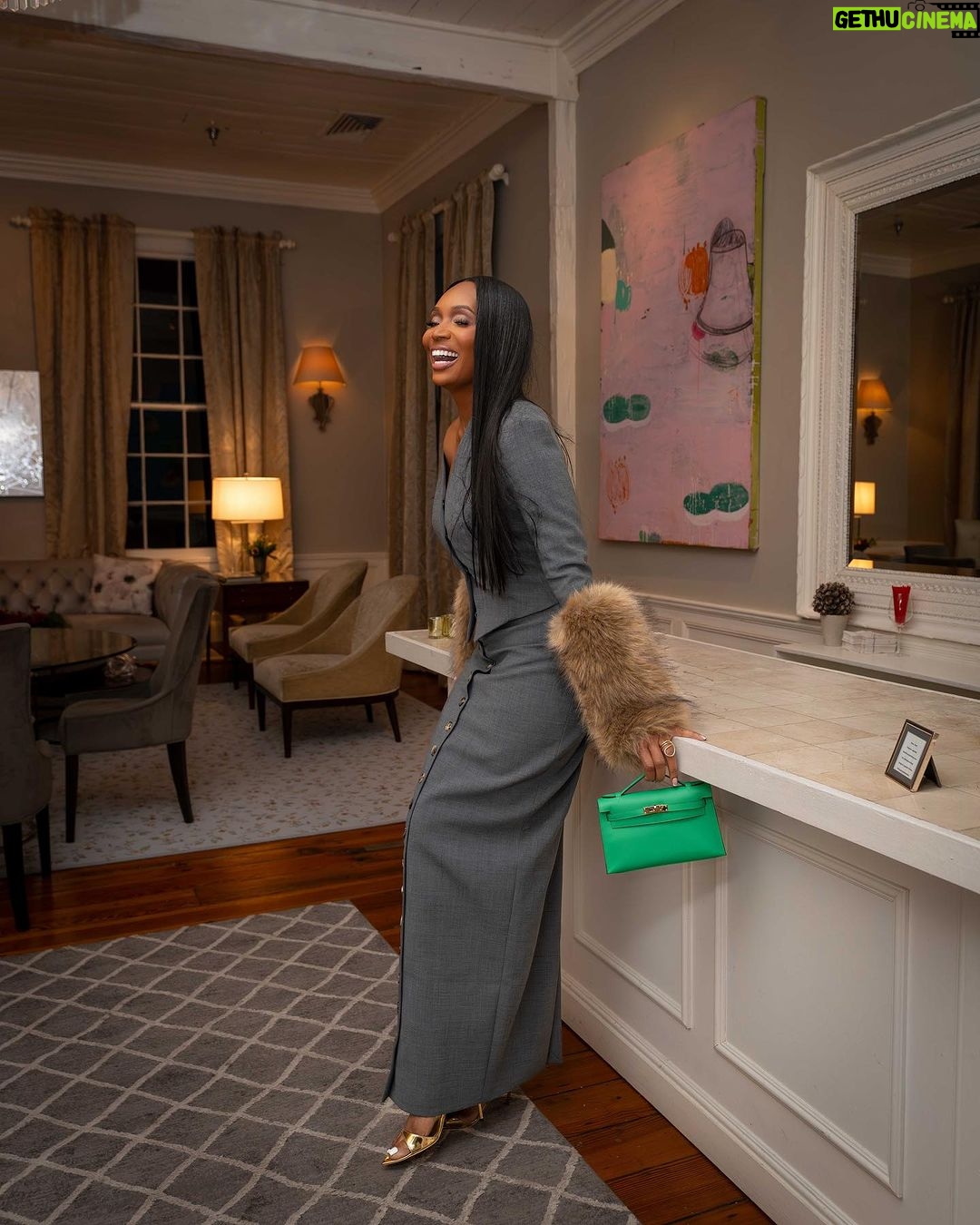 Marlo Hampton Instagram - No pen, no paper, but I still draw attention!