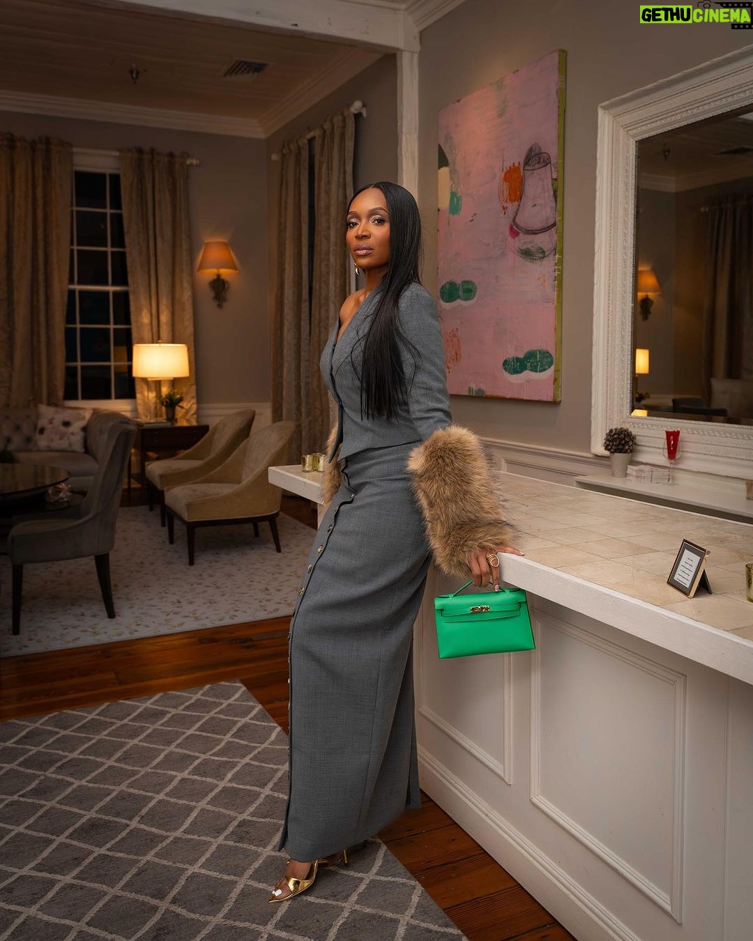 Marlo Hampton Instagram - No pen, no paper, but I still draw attention!