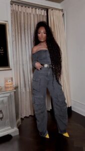 Marlo Hampton Instagram - Getting fly is therapeutic 💆🏽‍♀️@FashionNova Outfit: Feels Like This Denim Jumpsuit