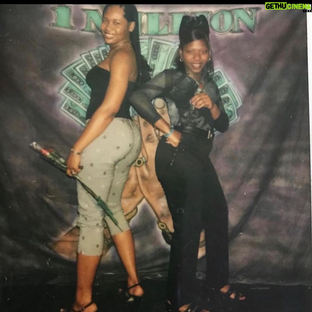 Marlo Hampton Instagram - Happy Birthday to my BFF @fashionjunkyqueen 🎂🎉🥳thank you for always being such a solid friend🎈💯, you’re always there to listen with no judgement. I love you and I can’t wait to party with you this weekend!!